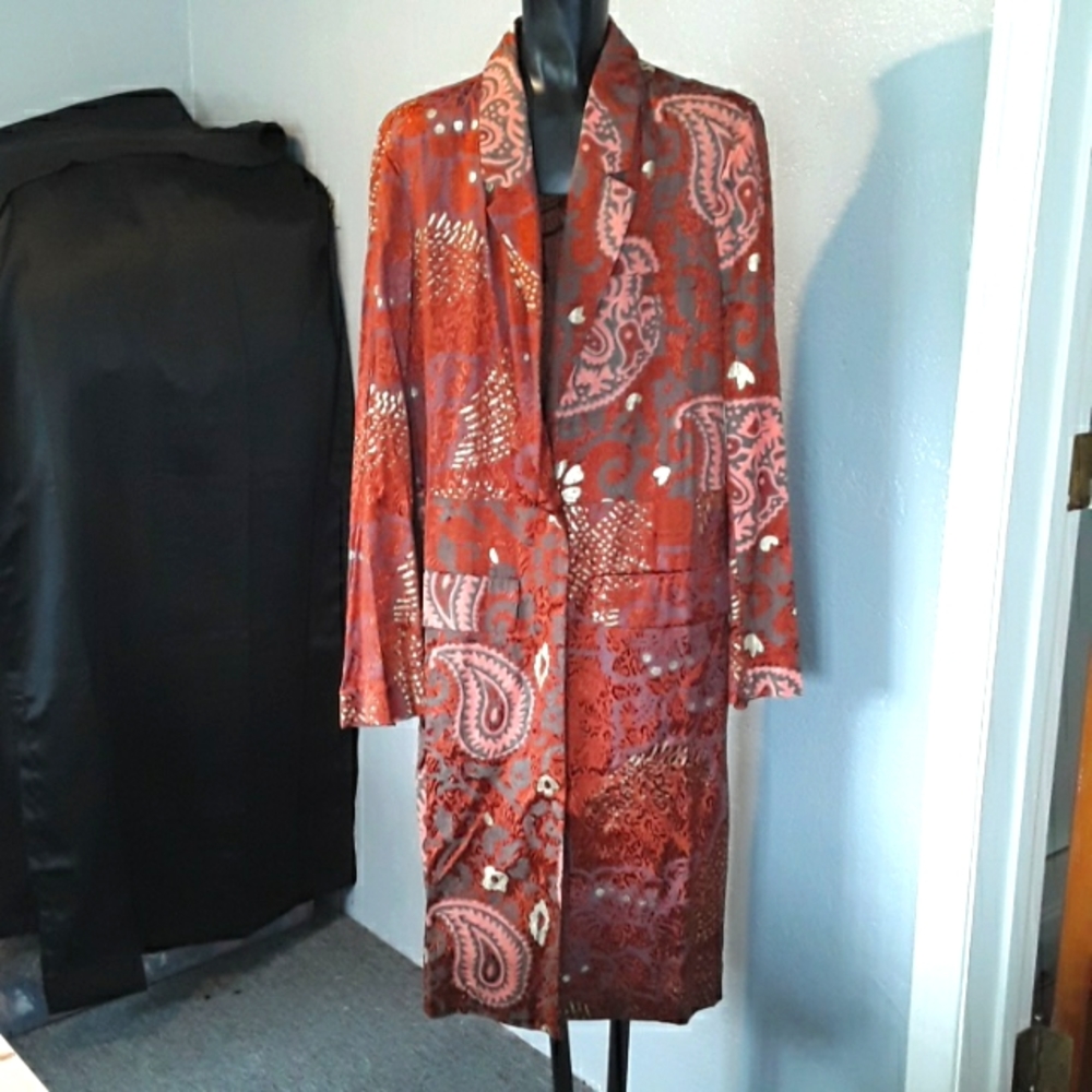 Lightweight satin jacket with gold overlay design, new